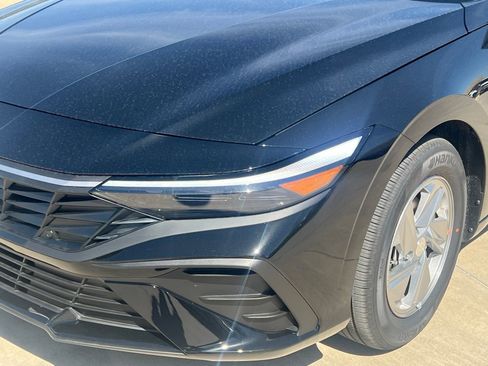 New 2026 Hyundai Elantra SE image 4