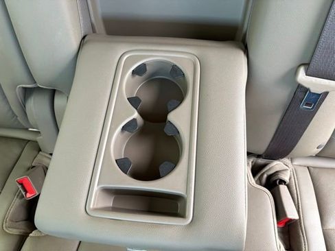 Used 2019 GMC Yukon SLT w/ Open Road Package AWD/4WD image 27