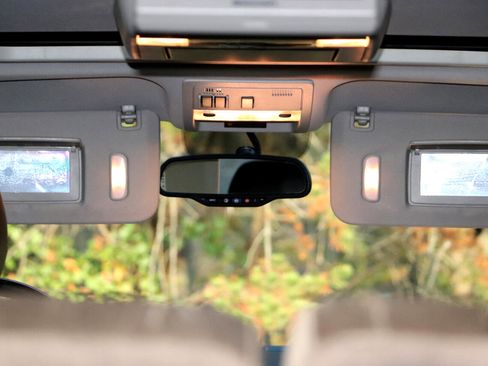 Used 2014 Cadillac Escalade ESV Premium image 6