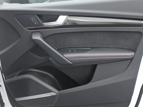 Used 2023 Audi SQ5 Prestige image 17