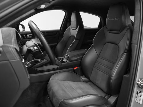 Certified 2023 Porsche Cayenne Turbo GT AWD/4WD image 49