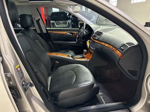 Used 2007 Mercedes-Benz E 550 Sedan image 40