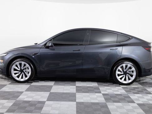 Used 2026 Tesla Model Y AWD image 3