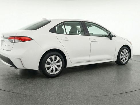 Used 2025 Toyota Corolla LE FWD image 9