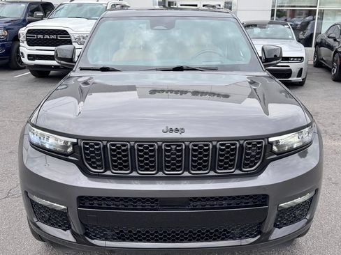 Used 2025 Jeep Grand Cherokee L Summit w/ Advanced Protech Group IV AWD/4WD image 2