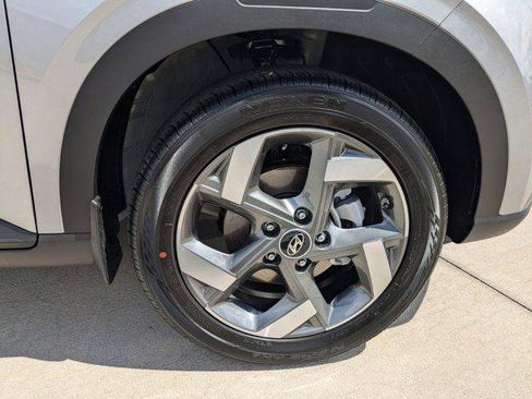 New 2025 Hyundai Venue SEL FWD image 8