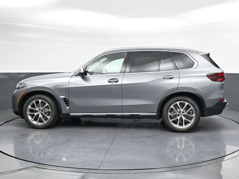 Used 2026 BMW X5 xDrive50e w/ Climate Comfort Package image 7