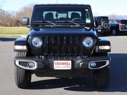 Used 2023 Jeep Gladiator Sport image 6