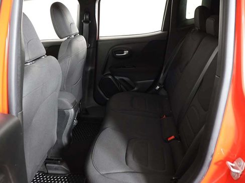 Used 2019 Jeep Renegade Latitude w/ Cold Weather Group AWD/4WD image 30