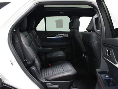 New 2026 Ford Explorer ST-Line w/ ST-Line Street Pack image 16