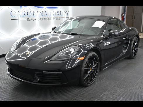 Used 2018 Porsche 718 Cayman RWD image 1