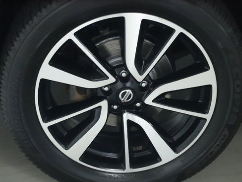 Used 2018 Nissan Rogue SL w/ Premium Package AWD/4WD image 41