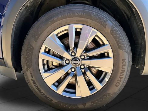 Used 2025 Nissan Pathfinder SV AWD/4WD image 10