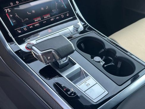 Used 2023 Audi RS Q8 AWD/4WD image 35