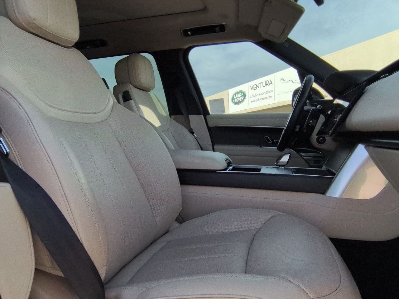 Used 2024 Land Rover Range Rover SE AWD/4WD image 26