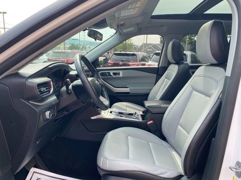Used 2021 Ford Explorer XLT w/ Equipment Group 202A AWD/4WD image 9