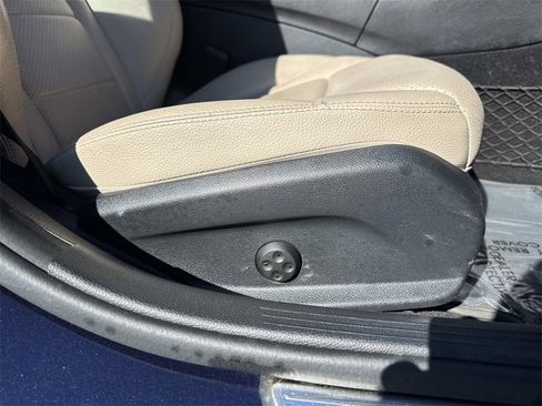 Used 2020 Mercedes-Benz C 300 4MATIC Sedan image 30