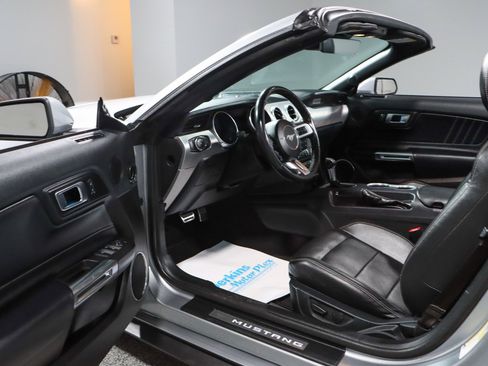 Used 2022 Ford Mustang Premium RWD image 3