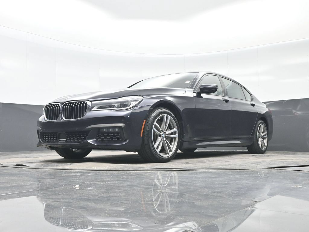 Used 2018 BMW 750i xDrive AWD/4WD image 28