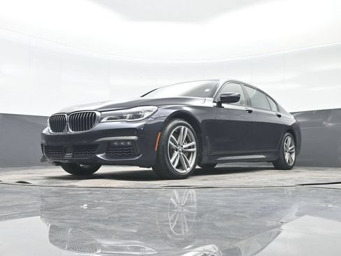 Used 2018 BMW 750i xDrive AWD/4WD image 28