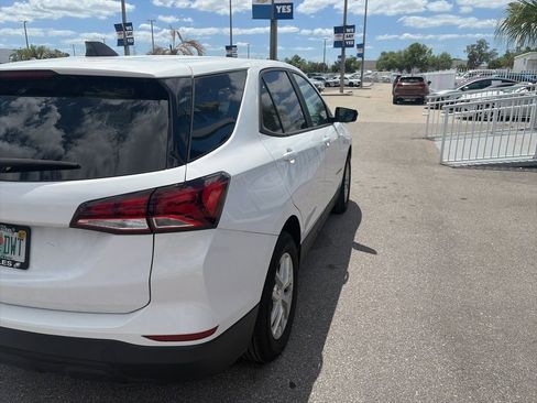 Used 2024 Chevrolet Equinox LS w/ LS Convenience Package image 5