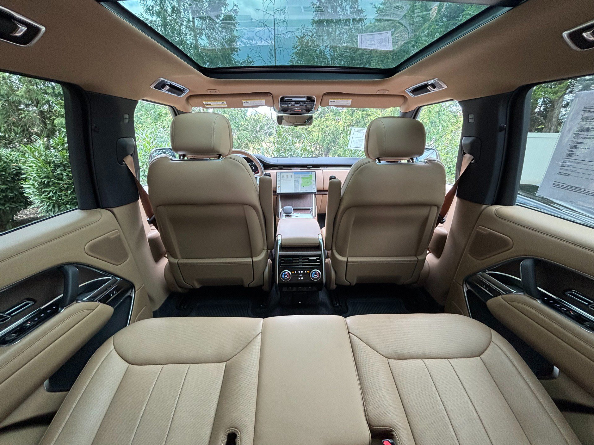 Used 2025 Land Rover Range Rover SE AWD/4WD image 28