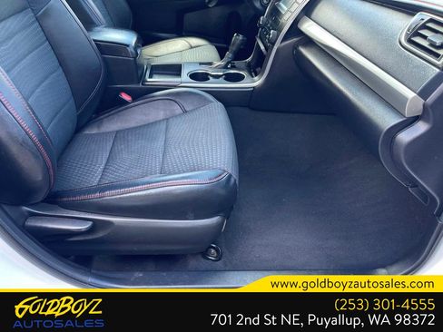 Used 2015 Toyota Camry SE FWD image 22