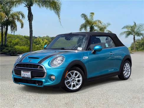 Used 2017 MINI Cooper S FWD image 1
