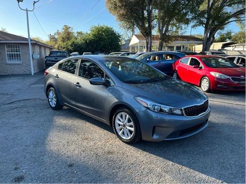 Used 2017 Kia Forte S FWD image 3