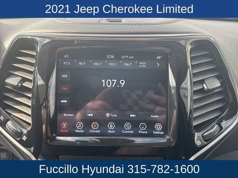Used 2021 Jeep Cherokee Limited image 23