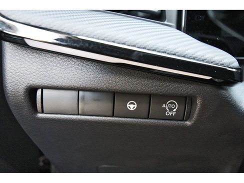Used 2025 Nissan Kicks SR AWD/4WD image 19