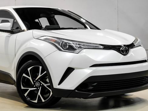 Used 2019 Toyota C-HR XLE image 10