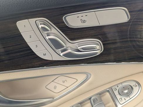 Used 2021 Mercedes-Benz GLC 300 image 11