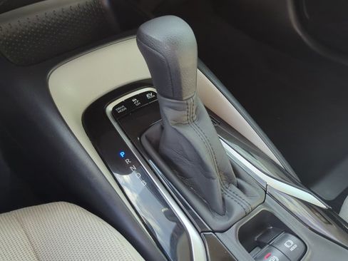Used 2022 Toyota Corolla LE FWD image 22