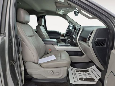 Used 2018 Ford F150 Lariat w/ Trailer Tow Package image 34