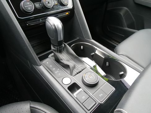 Used 2023 Volkswagen Atlas SE image 26