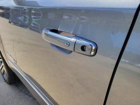 Used 2019 GMC Yukon XL Denali w/ Denali Ultimate Package RWD image 11