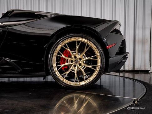 Used 2021 Lamborghini Huracan EVO RWD image 9