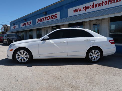 Used 2013 Mercedes-Benz E 350 BlueTEC Sedan image 3