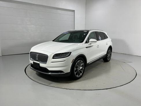 Used 2022 Lincoln Nautilus Reserve AWD/4WD image 18