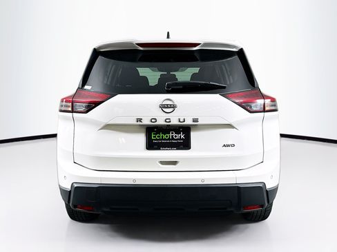 Used 2024 Nissan Rogue S AWD/4WD image 7