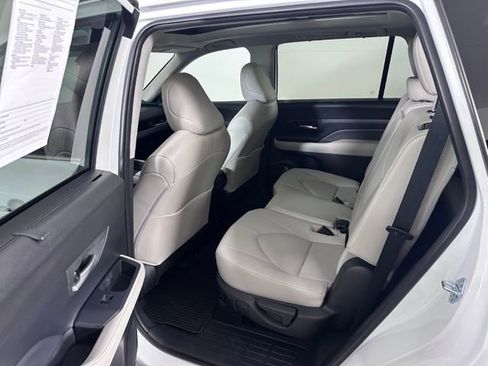 Certified 2024 Toyota Grand Highlander AWD Hybrid image 17