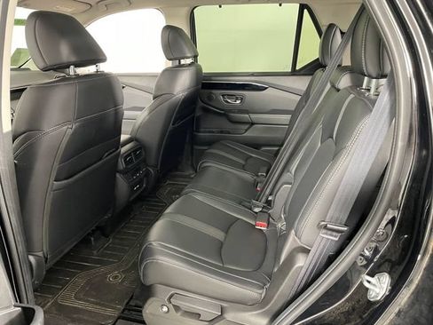 Used 2023 Honda Pilot Touring image 13