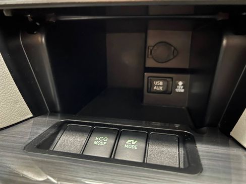 Used 2013 Toyota Camry XLE FWD image 22