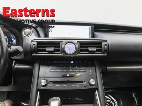 Used 2018 Lexus IS 300 AWD image 12