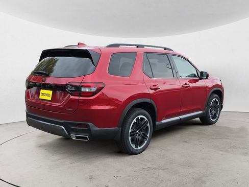 New 2026 Honda Pilot Touring image 5