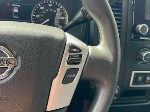 Used 2022 Nissan Titan S AWD/4WD image 19