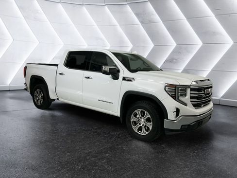 Used 2025 GMC Sierra 1500 SLT image 1
