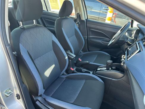 Used 2025 Nissan Versa SV image 34