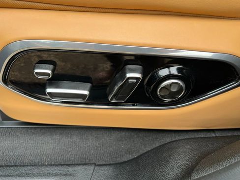 Used 2022 Jeep Grand Cherokee Summit w/ Luxury Tech Group V image 28